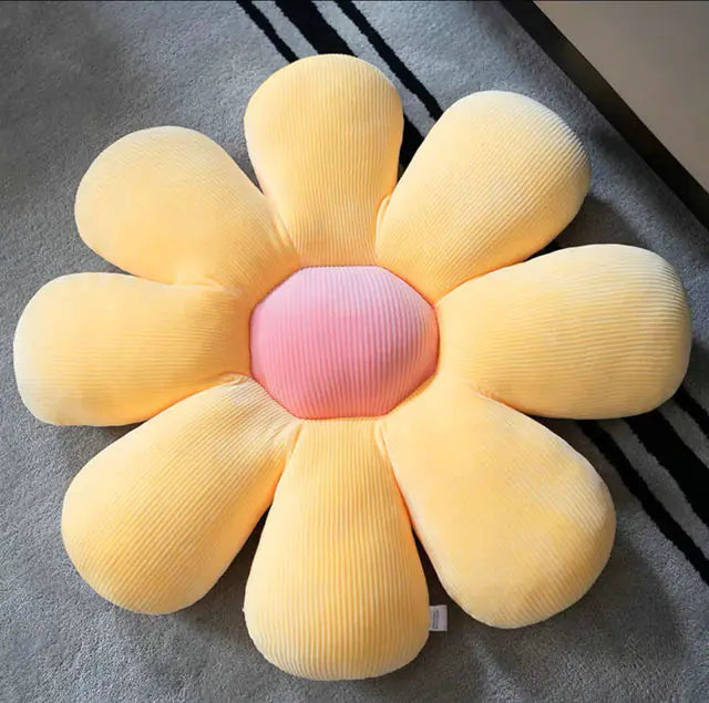 Stylish and Comfortable Flower-Shaped Cushion - Floral Bliss