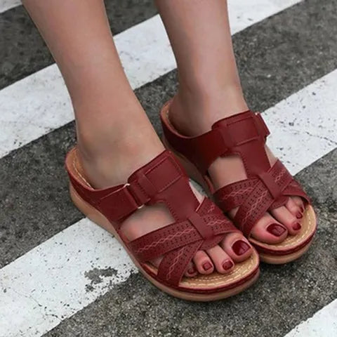 Breathable women's sandals for everyday wear with orthopedic comfort – Leila