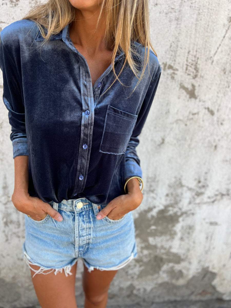 Trendy Velvet Blouse with Long Sleeves - Clara