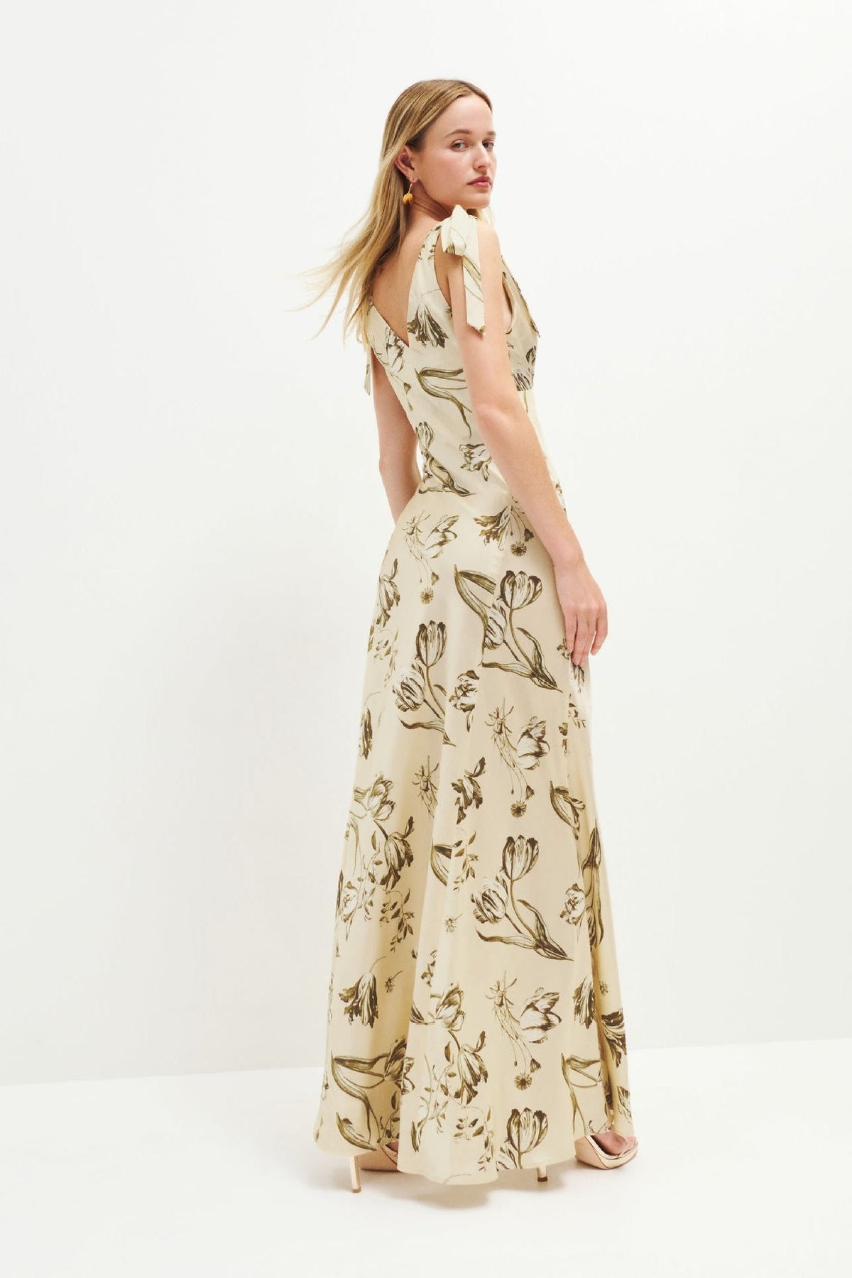 Autumnal beige ombré maxi dress with button detail – Ysolde
