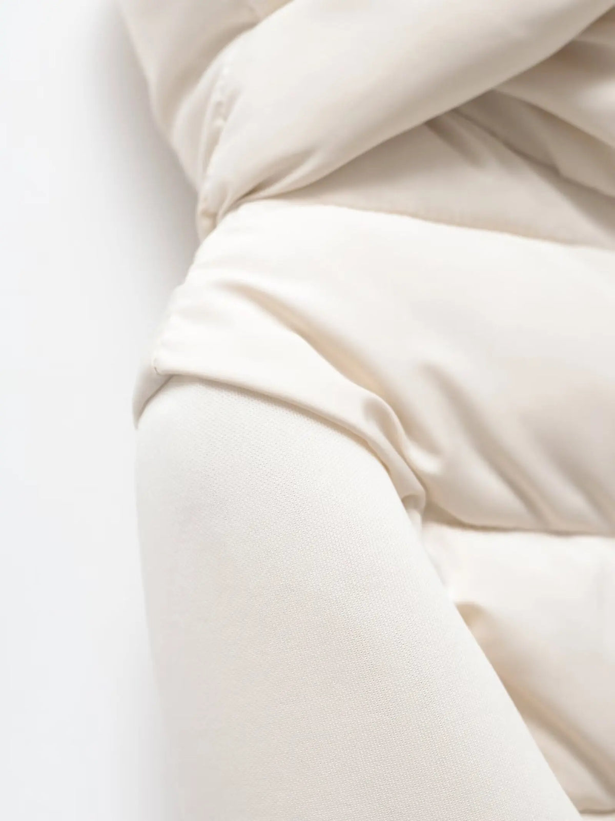 Women's Lightweight Padded Winter Jacket with Hood and Hidden Pockets 4