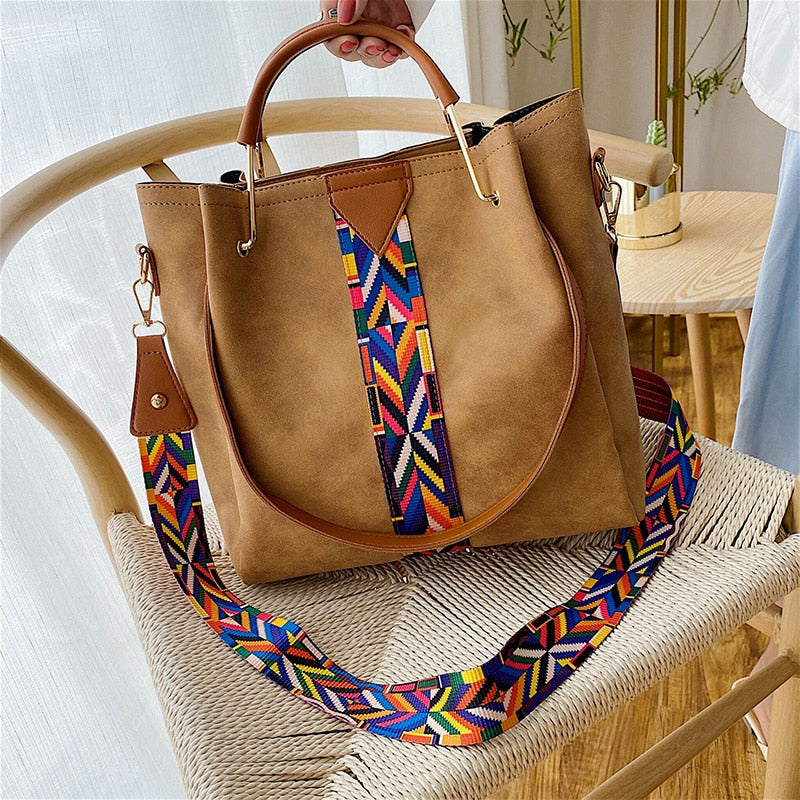 Spacious PU-leather everyday bag