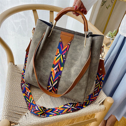 Spacious PU-leather everyday bag