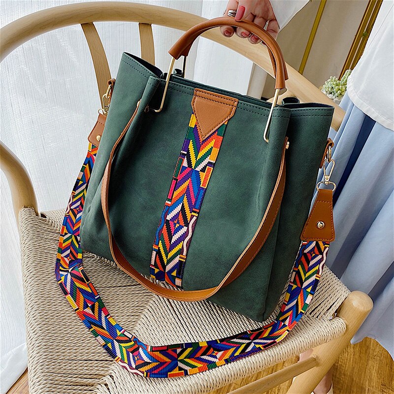 Spacious PU-leather everyday bag