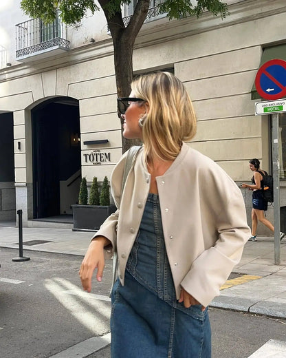 Lightweight women's bomber jacket for autumn – cosy chic with a stand-up collar
