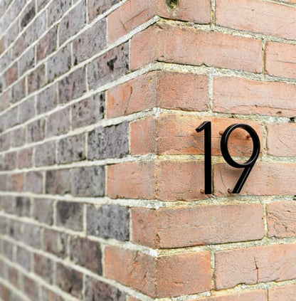 Modern Black House Numbers with Floating Design – Numbré
