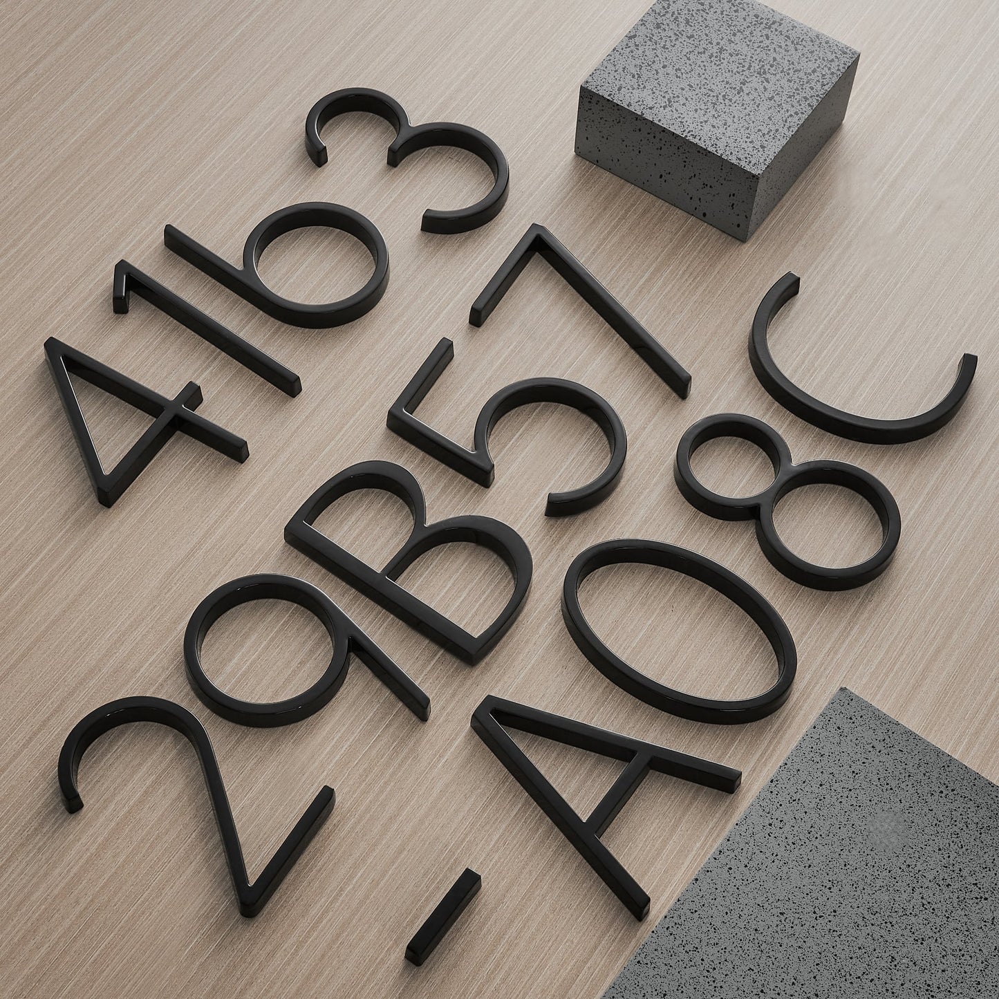 Modern Black House Numbers with Floating Design – Numbré