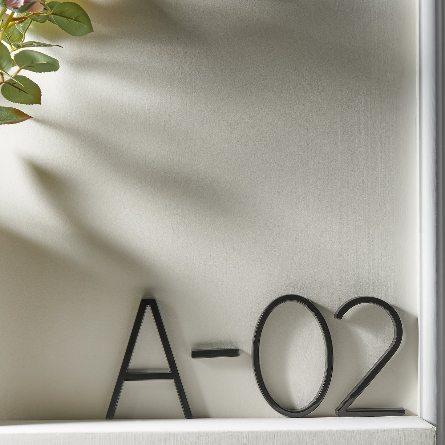 Modern Black House Numbers with Floating Design – Numbré