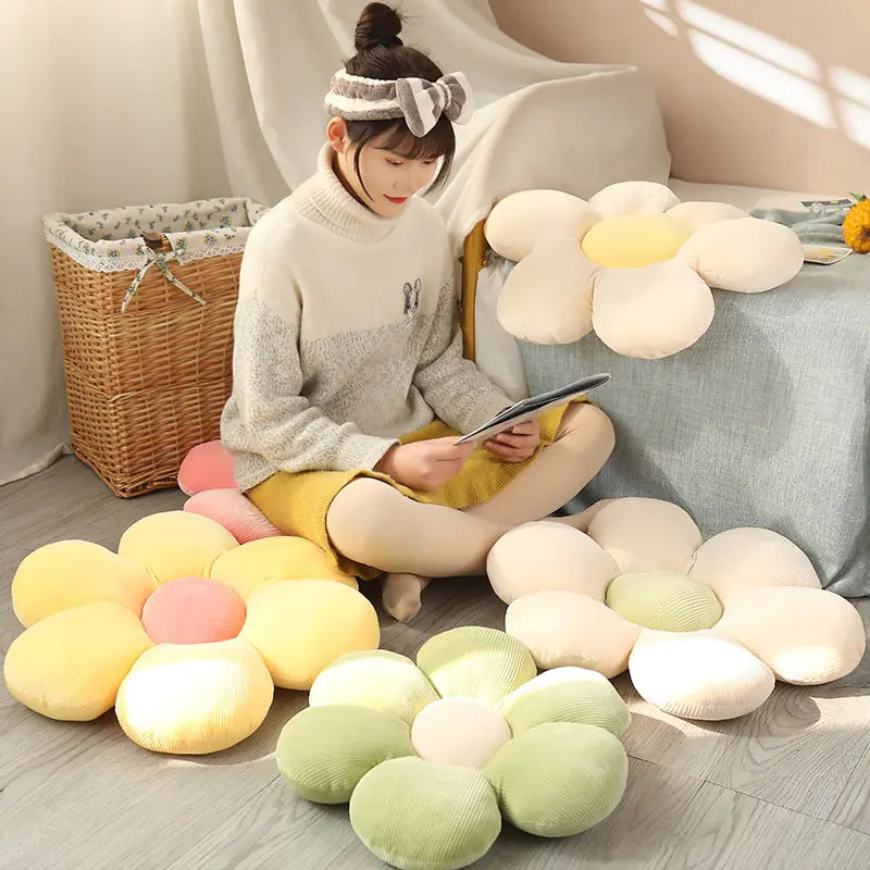 Stylish and Comfortable Flower-Shaped Cushion - Floral Bliss