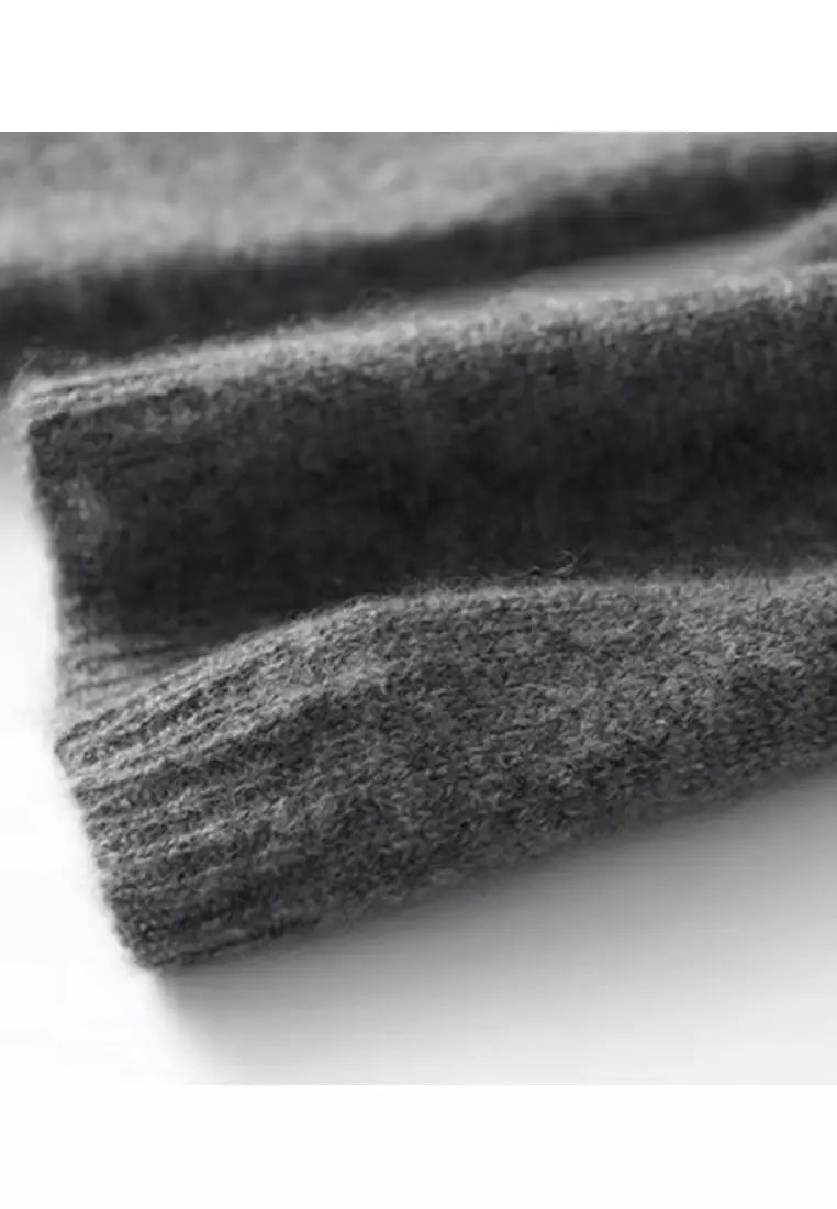 Fashionable Sweater with Stylish Button Closure - Elisa