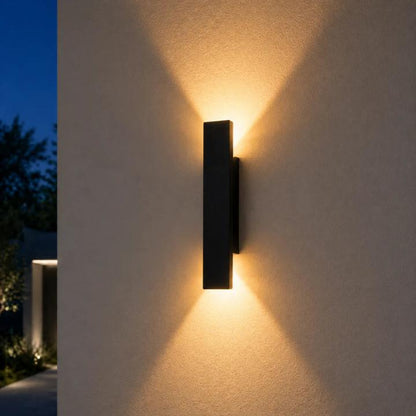 Outdoor LED Wall Light with Up-Down Beam – Weatherproof IP65 1