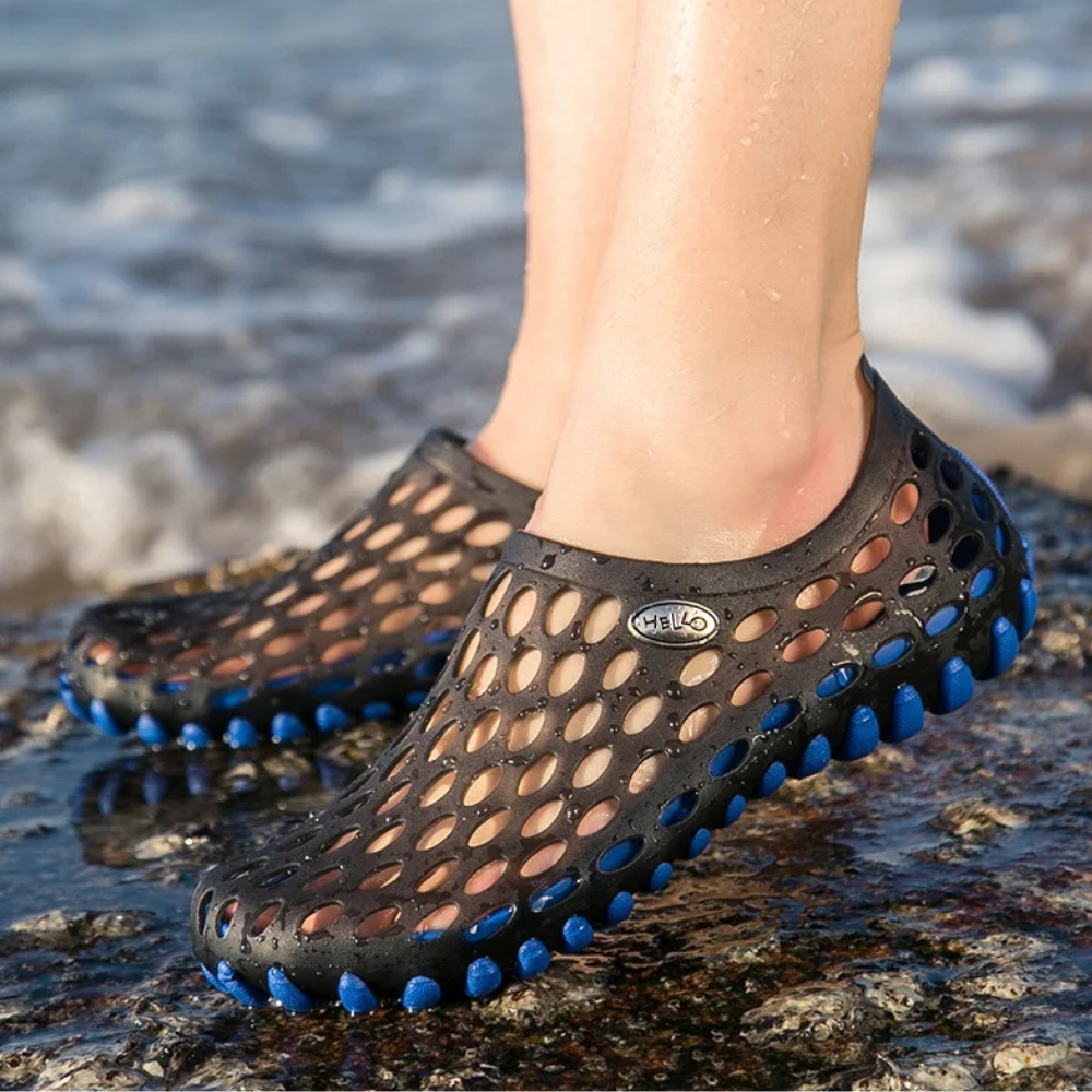 Unisex water shoes for the beach and pool – Finn