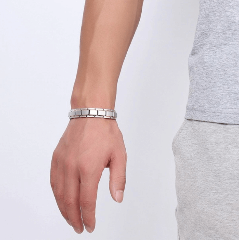 Magnetic bracelet made of stainless steel – CoreFlex