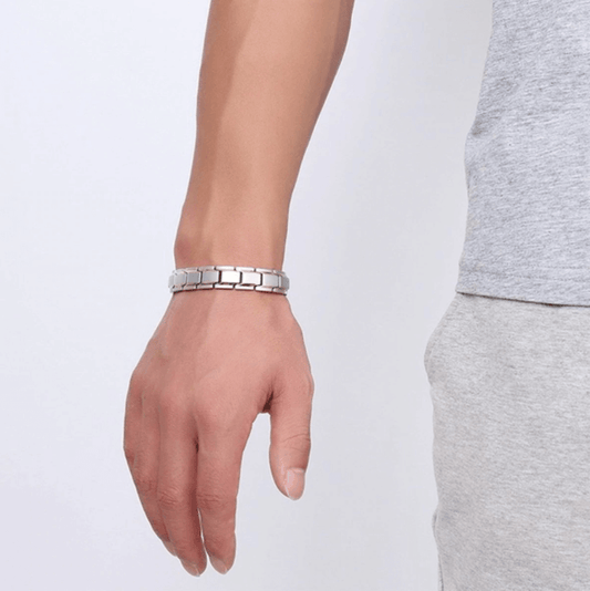Magnetic bracelet made of stainless steel – CoreFlex